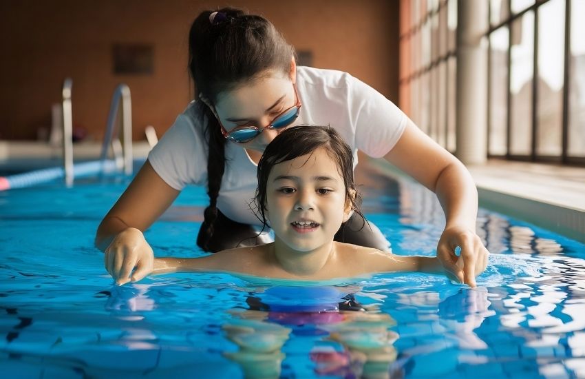 Aula prática de fisioterapia aquática